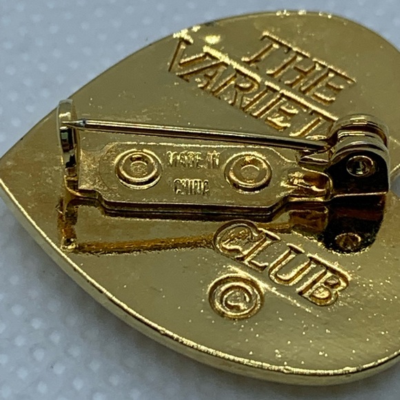 Yellow Tone Heart w/ Dove Variety Club Pin / Brooch - Picture 4 of 4